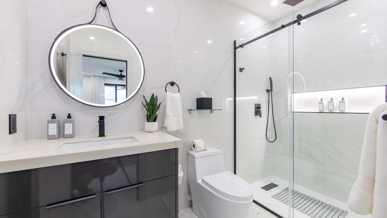 Photo of Bathroom in Discovery Bay