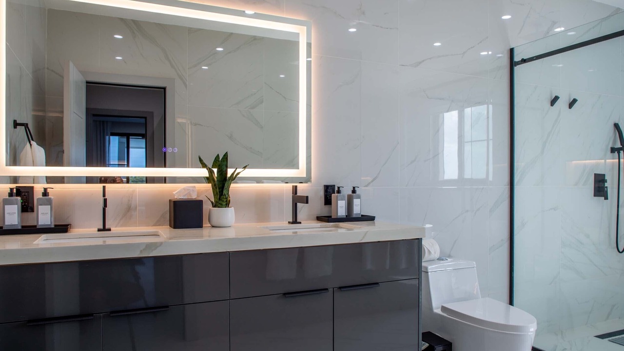 Photo of Bathroom in Discovery Bay