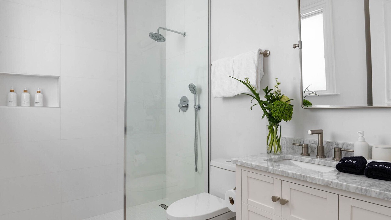 Photo of Bathroom in Long Bay Hills