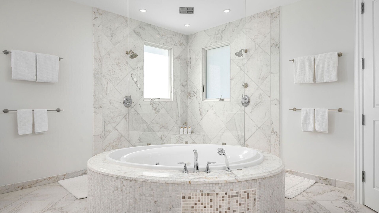 Photo of Bathroom in Long Bay Hills