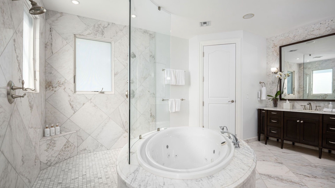 Photo of Bathroom in Long Bay Hills