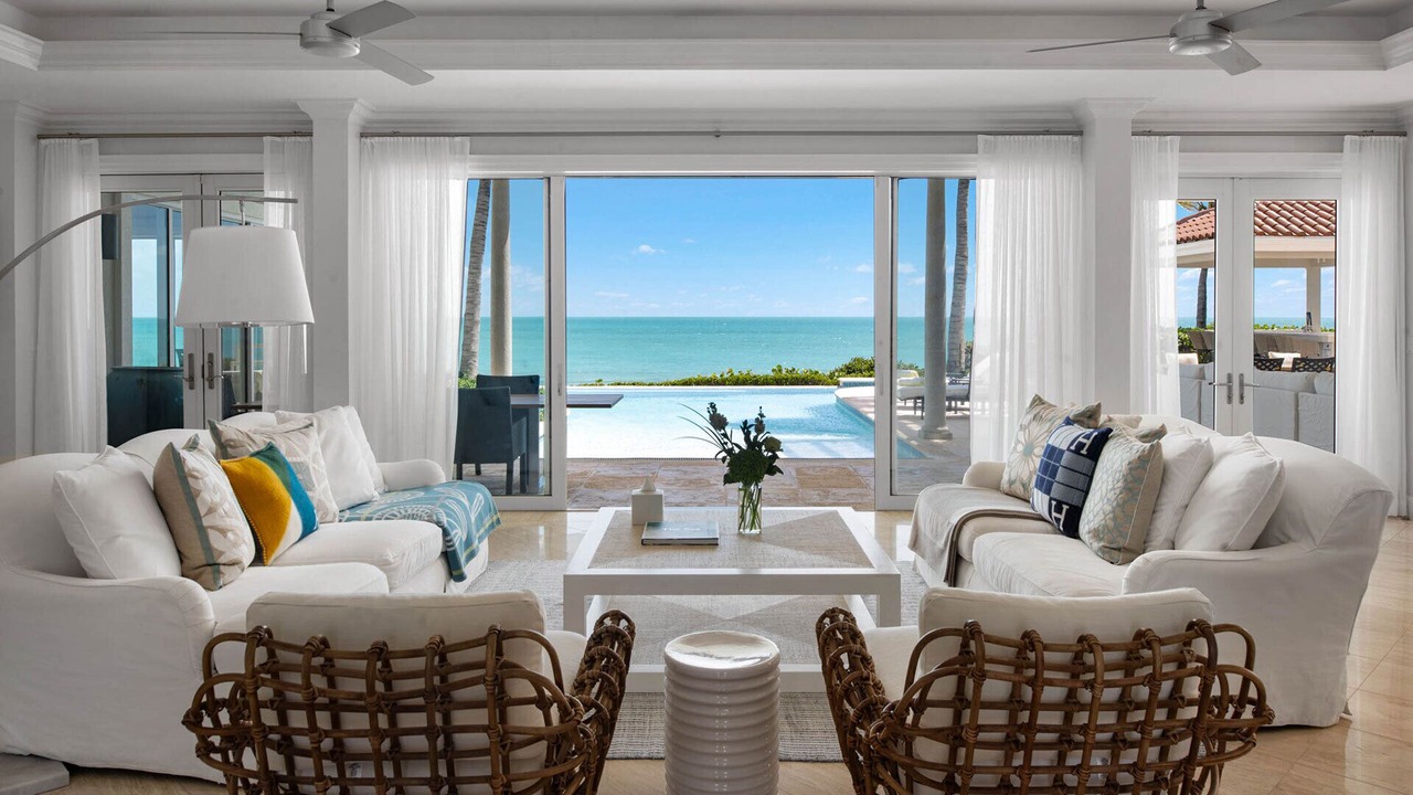 Photo of Livingroom in Long Bay Hills