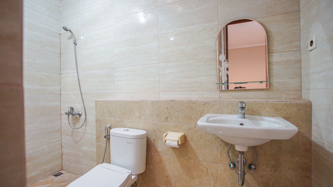 Photo of Bathroom in Banyuasri