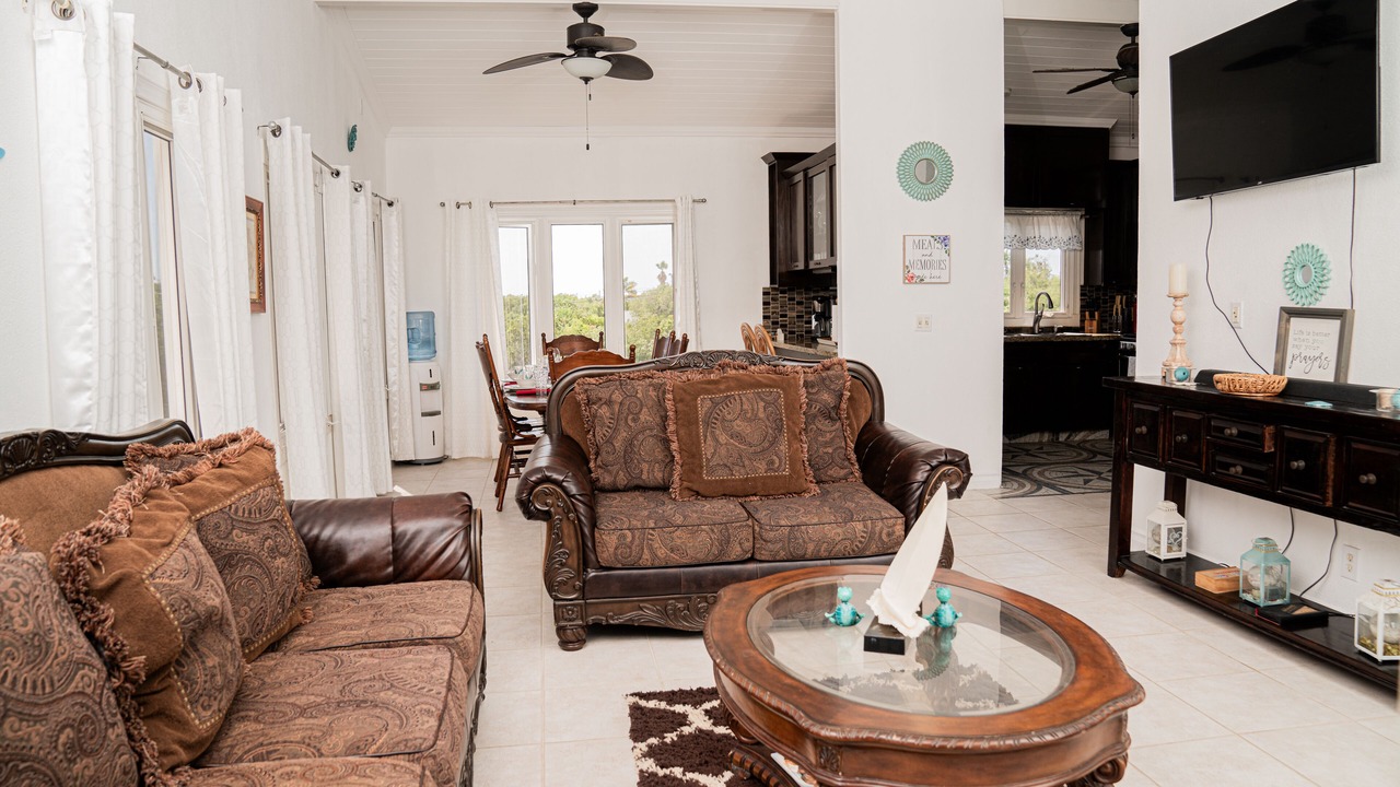 Photo of Livingroom in Discovery Bay