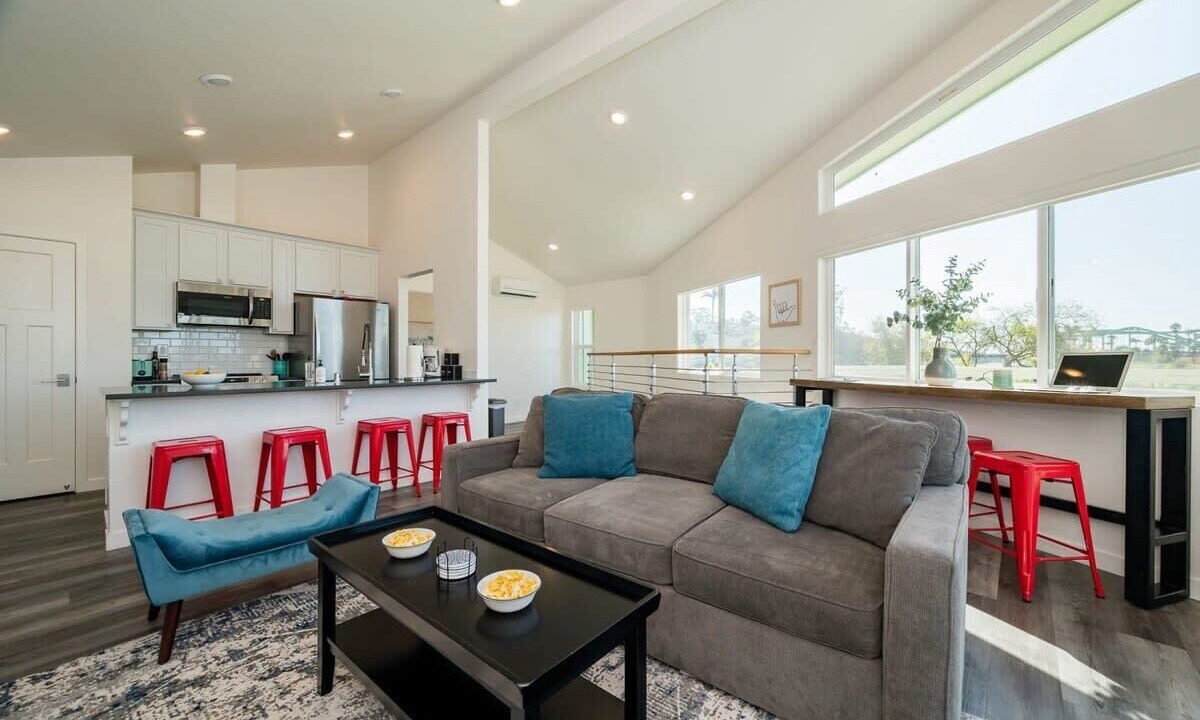 Photo of Livingroom in Westside Santa Cruz