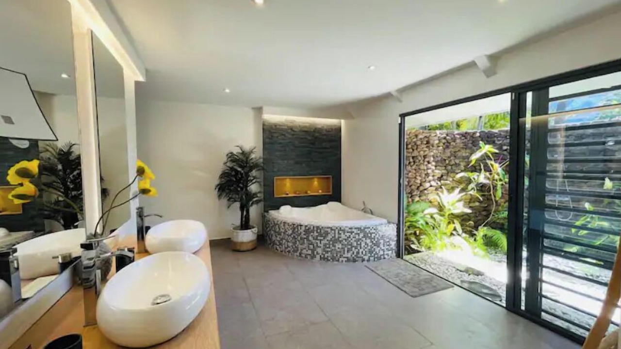 Photo of Bathroom in Point Matira