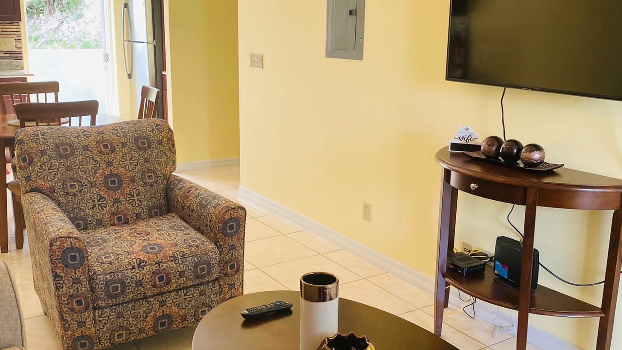Photo of Livingroom in Long Bay Hills
