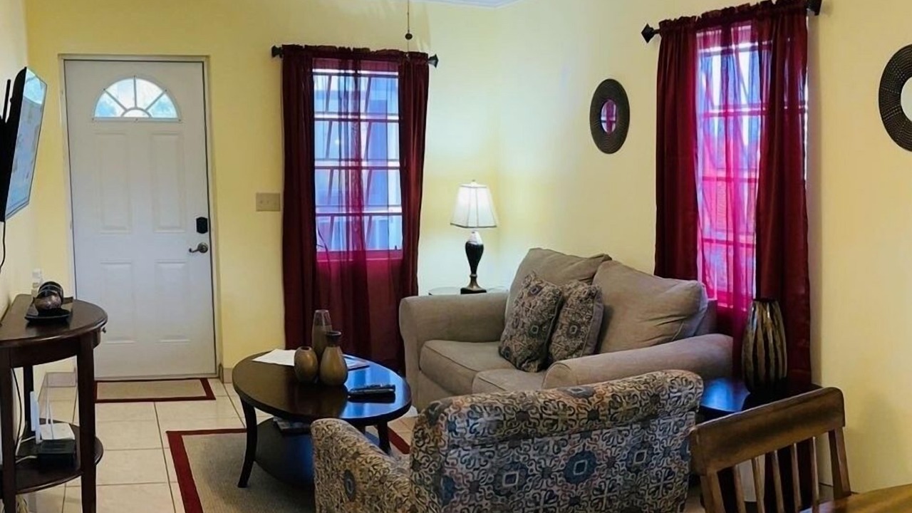 Photo of Livingroom in Long Bay Hills