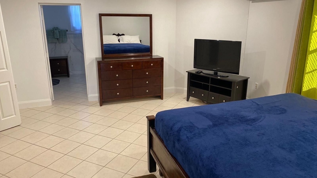 Photo of Bedroom in Leeward Settlement