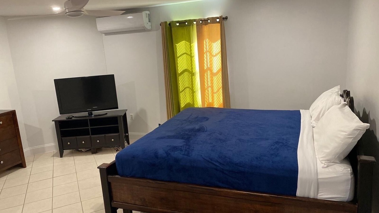 Photo of Bedroom in Leeward Settlement
