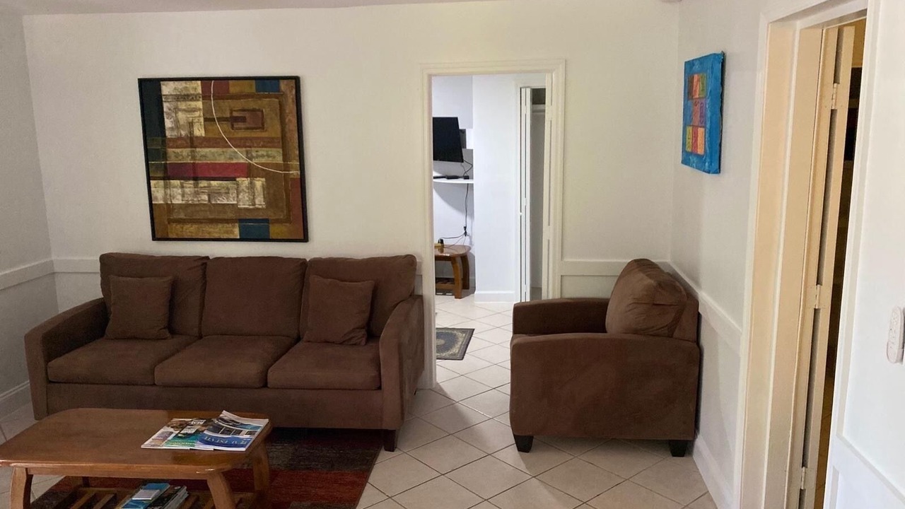Photo of Livingroom in Leeward Settlement