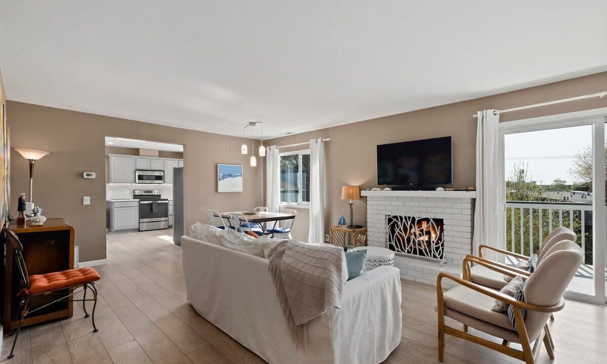 Photo of Livingroom in Westside Santa Cruz