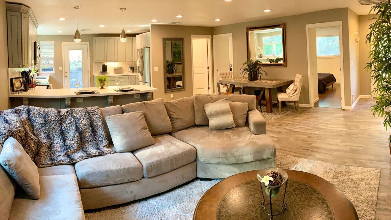 Photo of Livingroom in Felton
