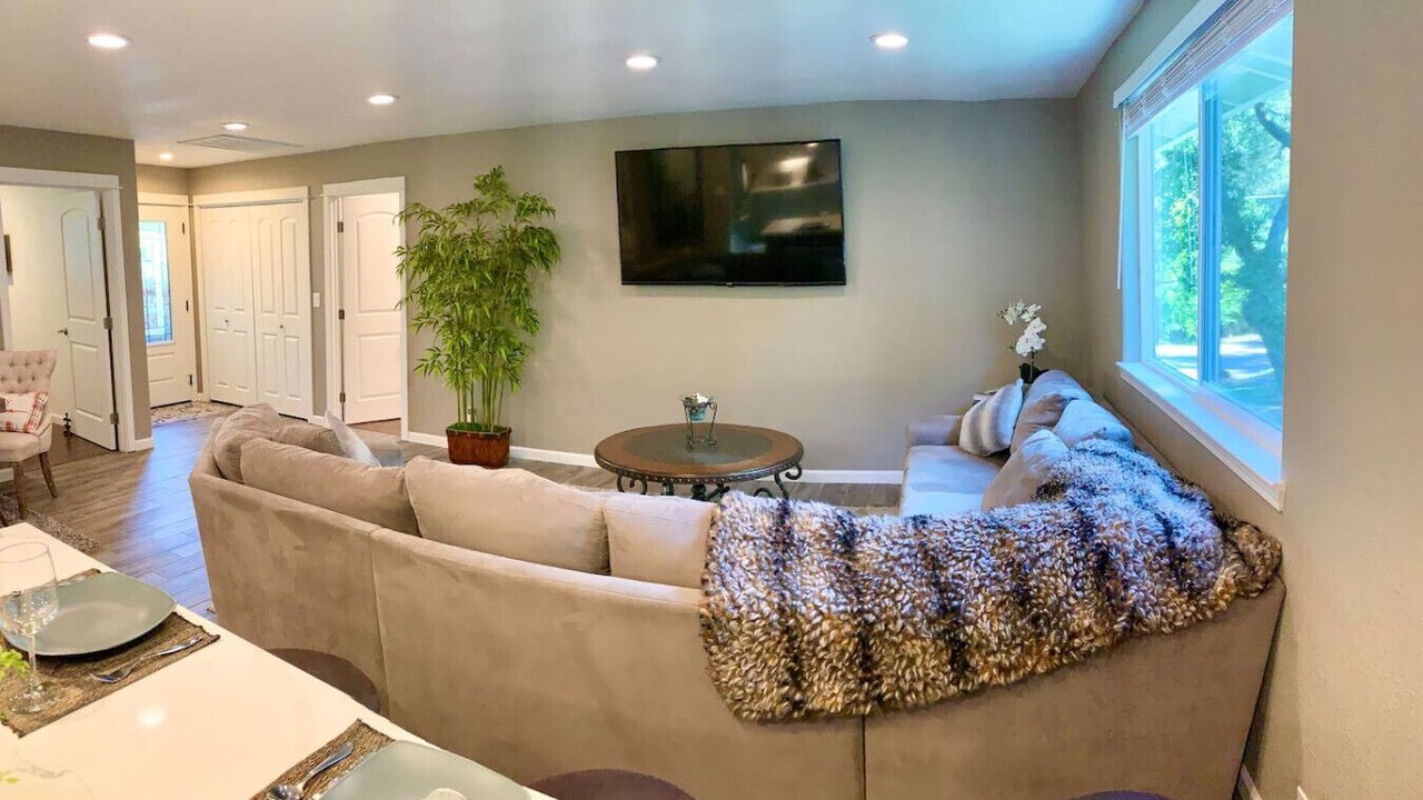 Photo of Livingroom in Felton