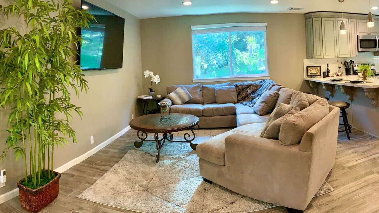 Photo of Livingroom in Felton