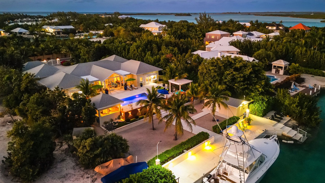 Photo of Outdoor in Leeward Settlement