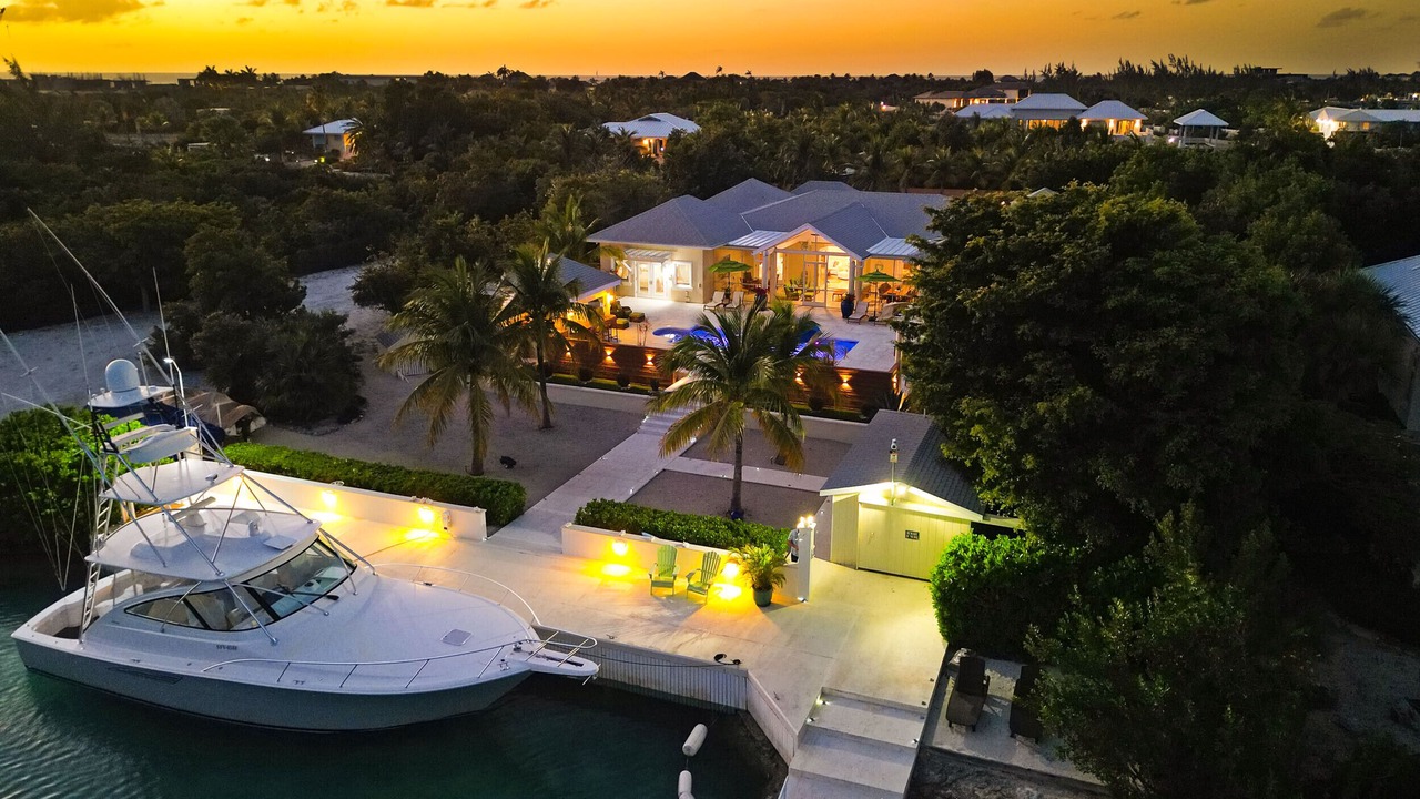Photo of Outdoor in Leeward Settlement