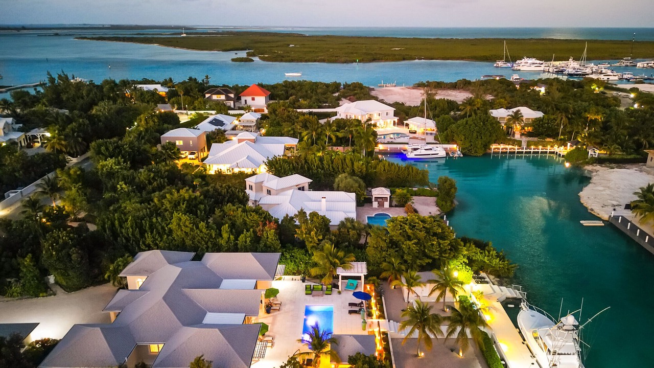 Photo of Outdoor in Leeward Settlement