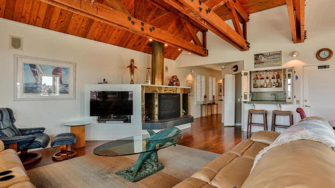 Photo of Livingroom in Eastside Santa Cruz