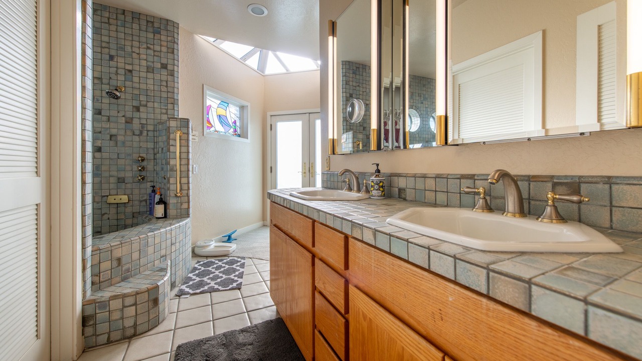Photo of Bathroom in Eastside Santa Cruz
