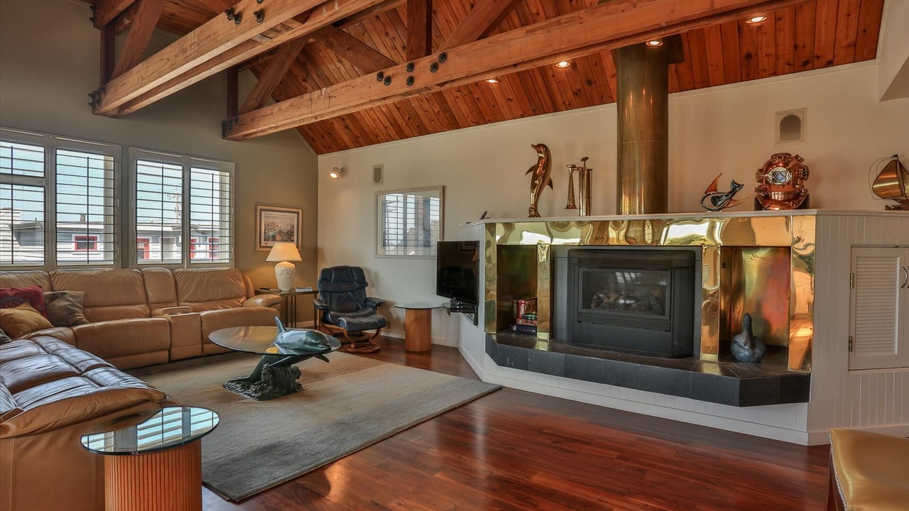 Photo of Livingroom in Eastside Santa Cruz