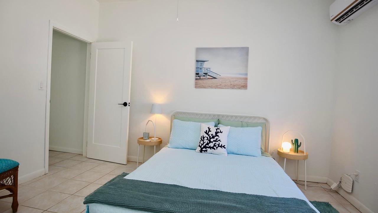 Photo of Bedroom in Cockburn Town