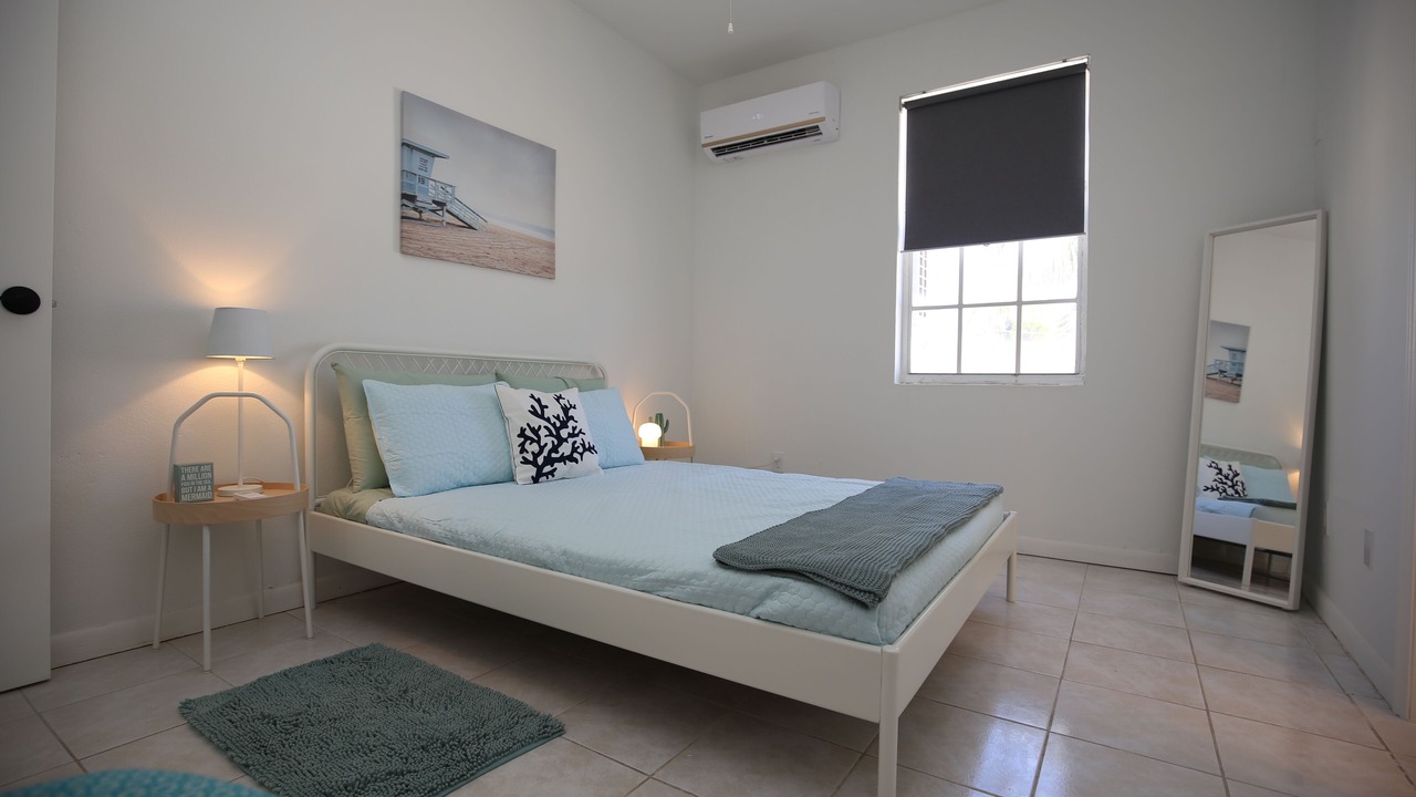 Photo of Bedroom in Cockburn Town