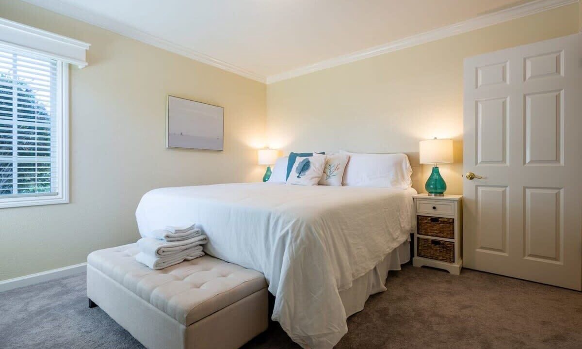 Photo of Bedroom in Opal Cliffs