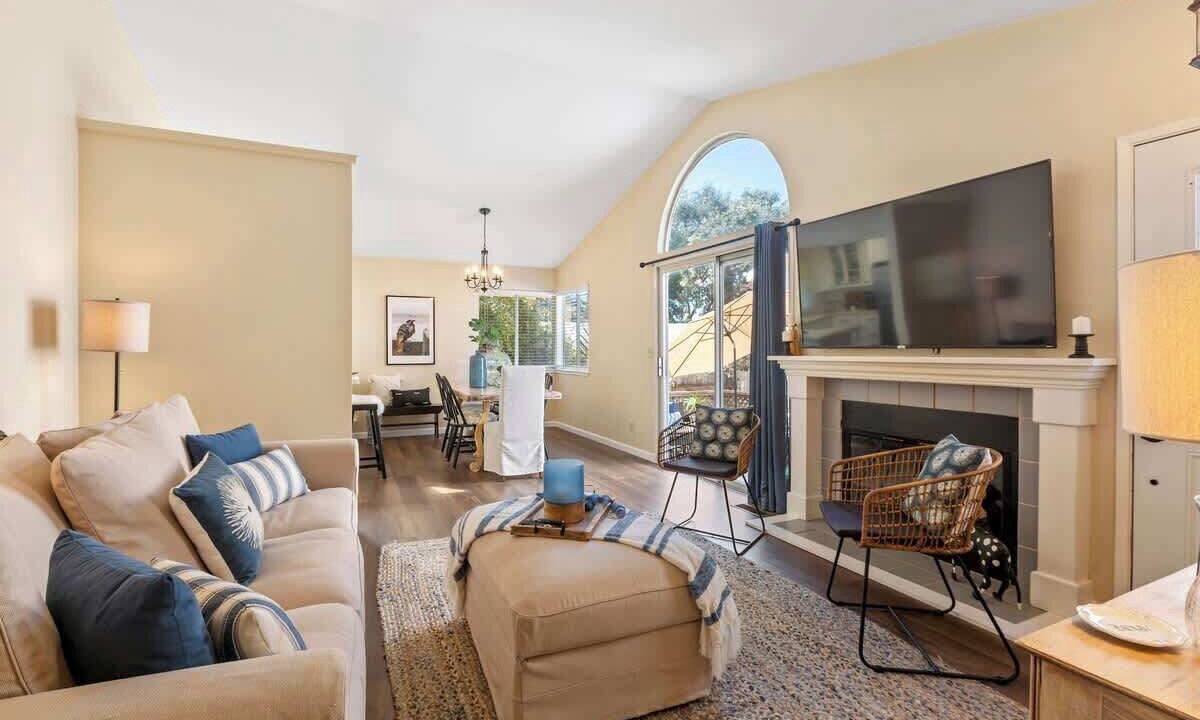 Photo of Livingroom in Eastside Santa Cruz