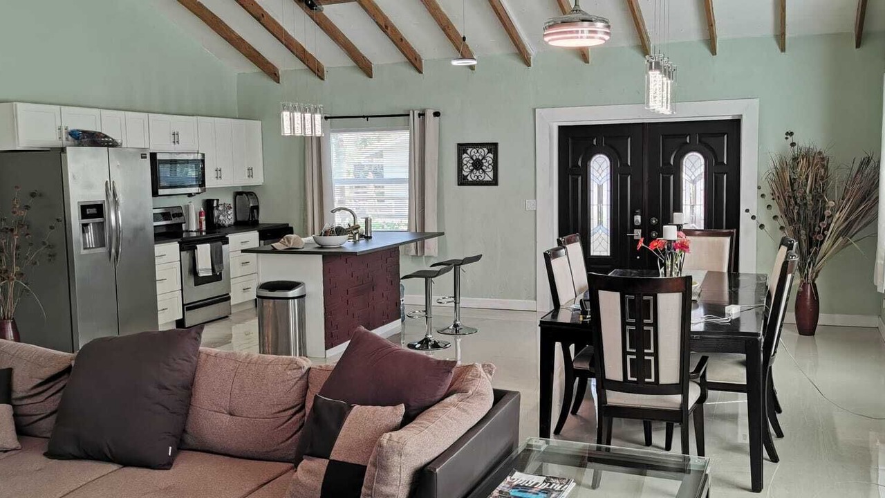 Photo of Bedroom in Conch Bar