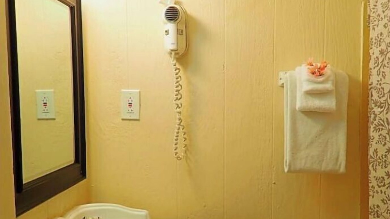 Photo of Bathroom in Cockburn Town