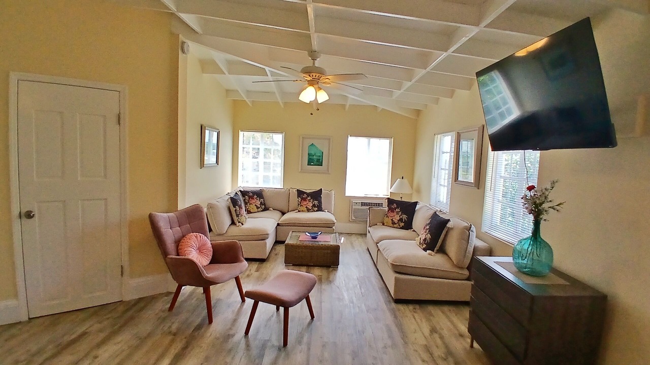 Photo of Livingroom in Cockburn Town