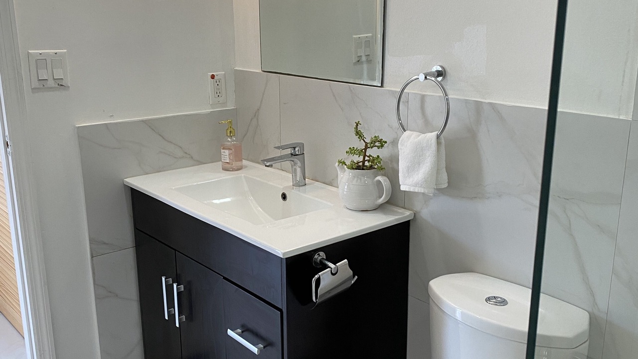 Photo of Bathroom in Venetian Road Settlement