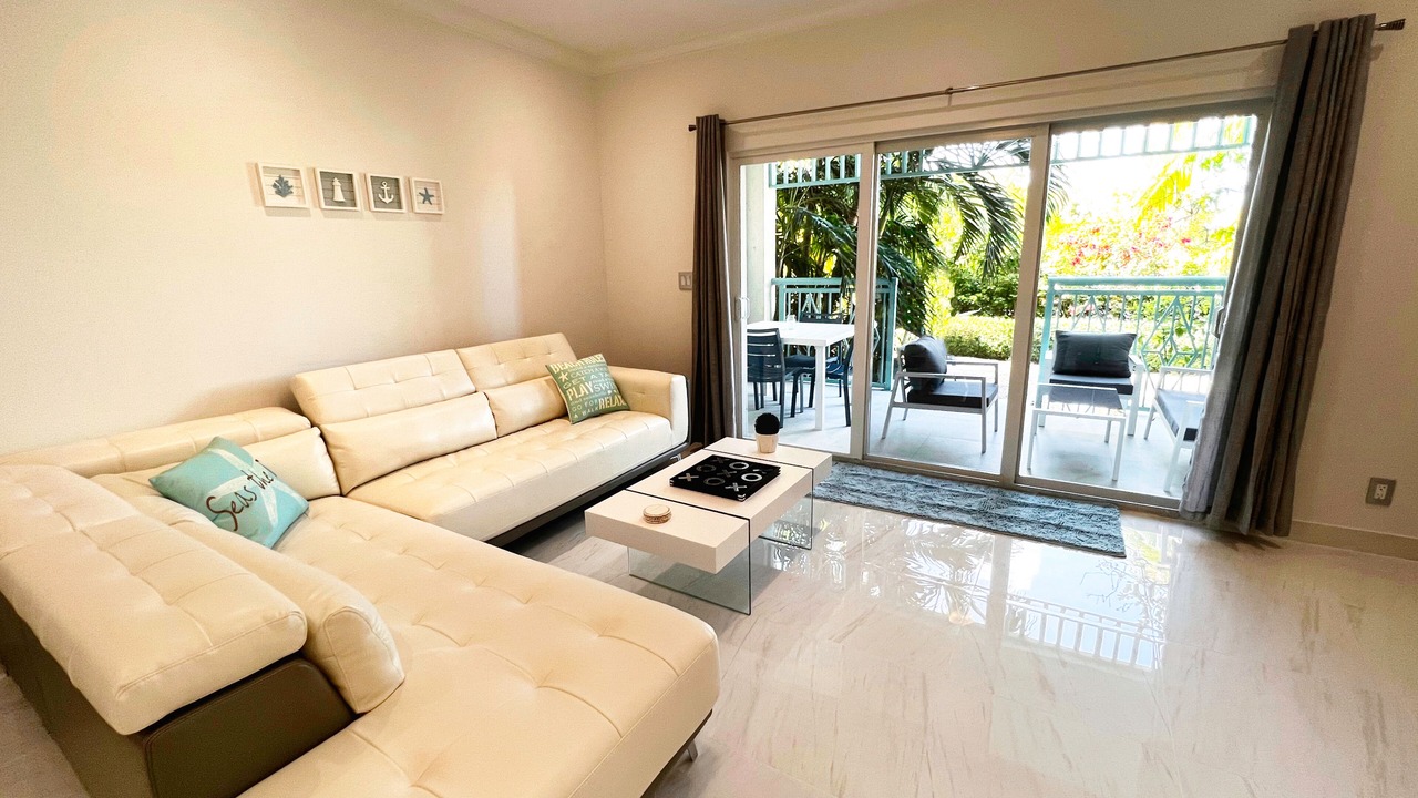 Photo of Livingroom in Leeward Settlement