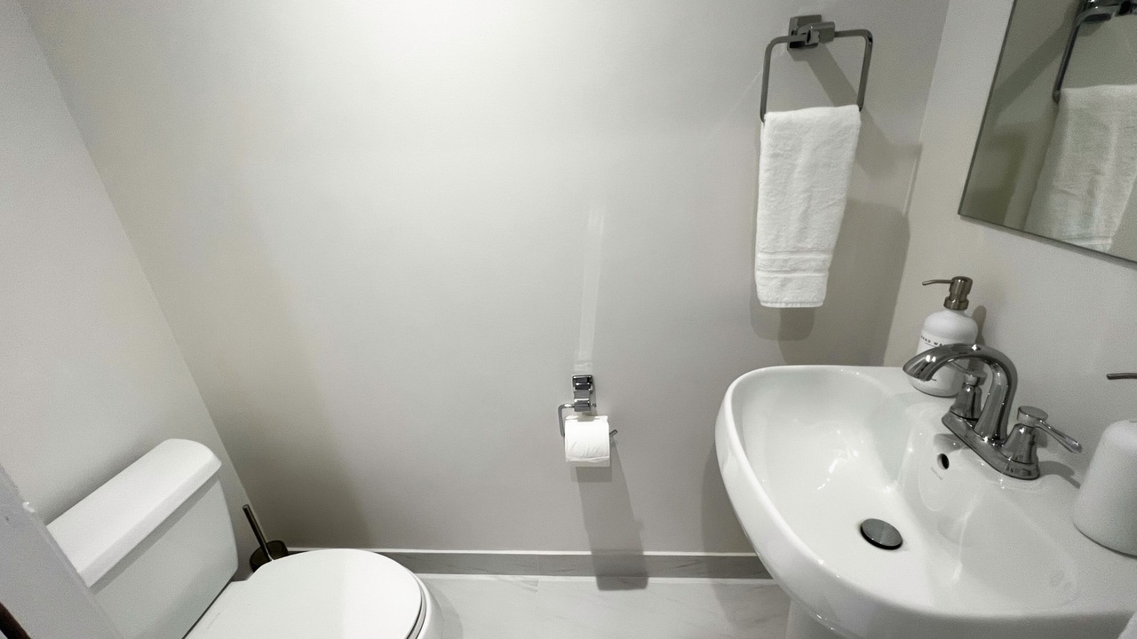 Photo of Bathroom in Leeward Settlement