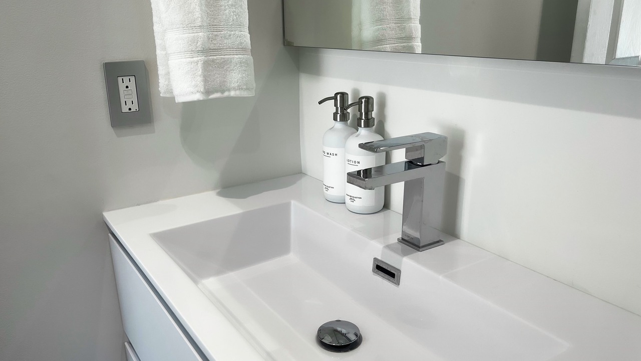 Photo of Bathroom in Leeward Settlement
