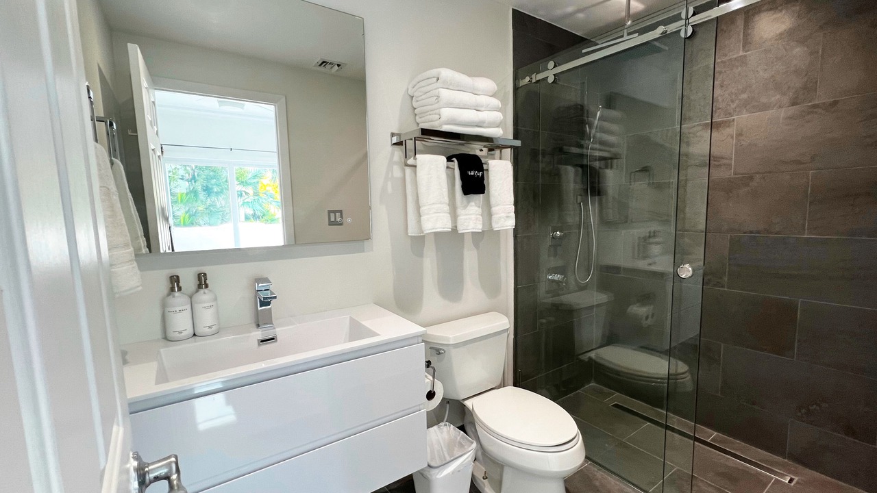 Photo of Bathroom in Leeward Settlement