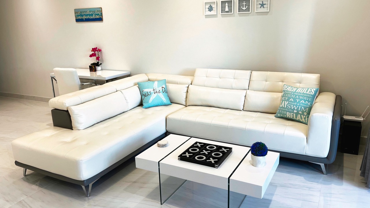 Photo of Livingroom in Leeward Settlement