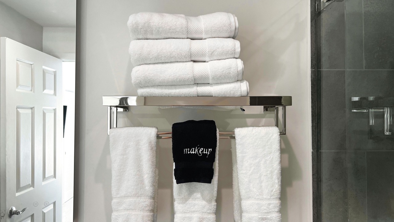 Photo of Bathroom in Leeward Settlement