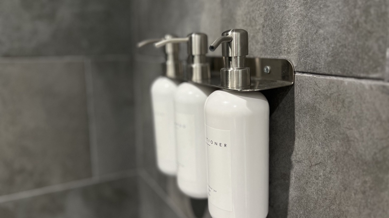 Photo of Bathroom in Leeward Settlement