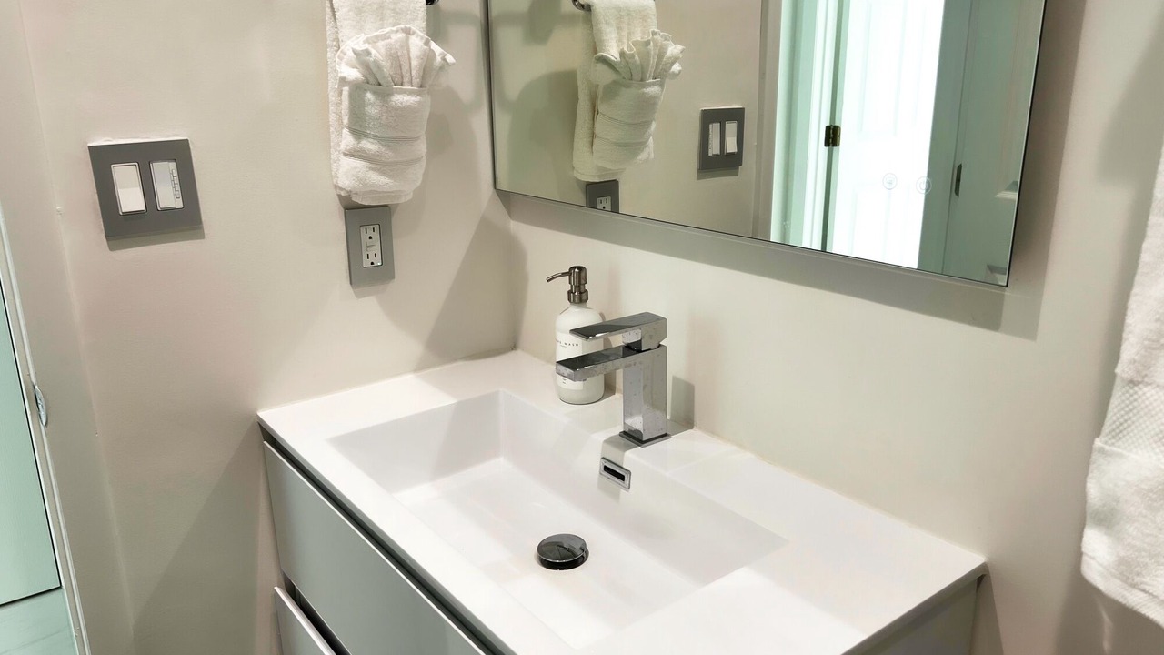 Photo of Bathroom in Leeward Settlement