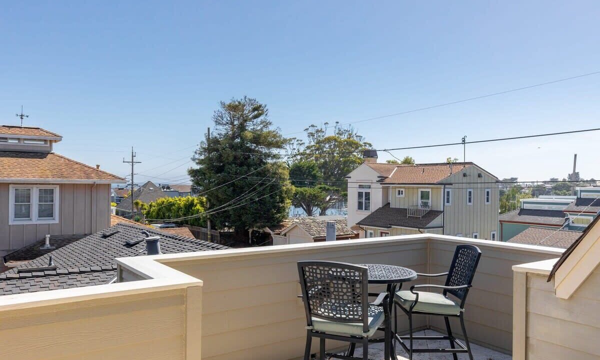 Photo of Patio Balcony in Eastside Santa Cruz