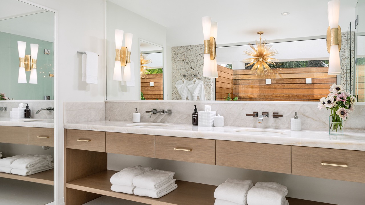 Photo of Bathroom in Leeward Settlement