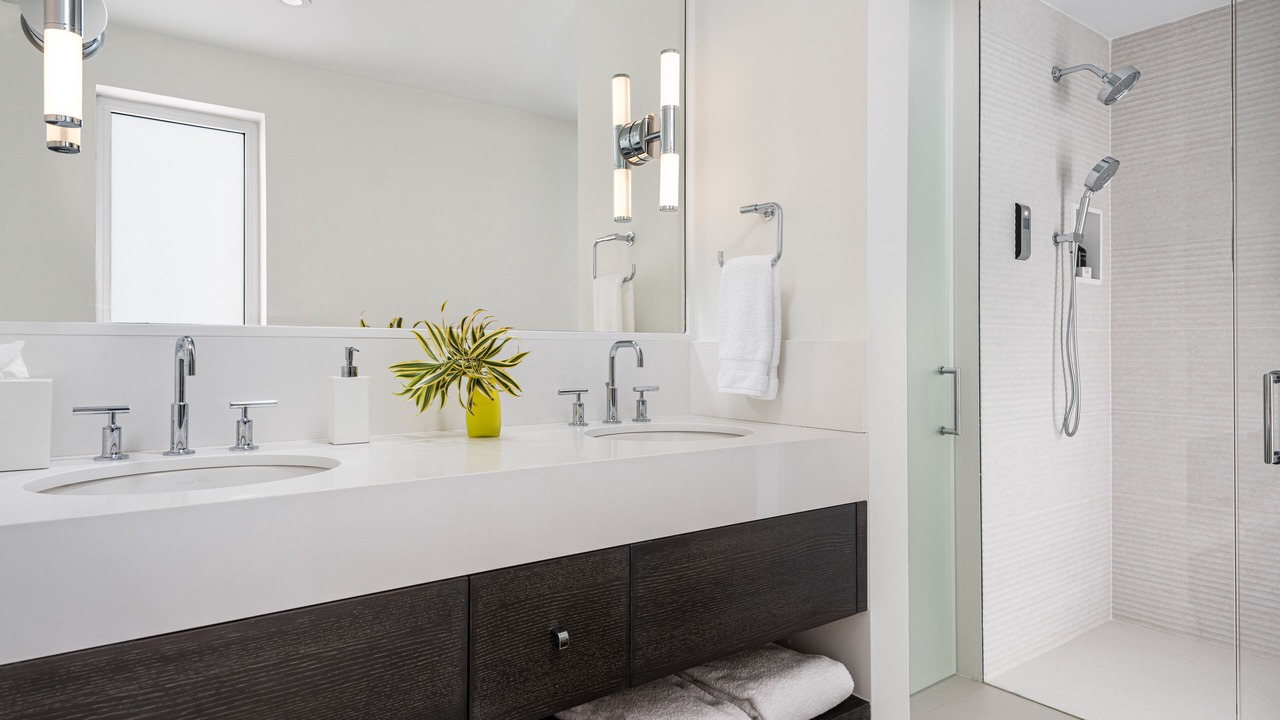 Photo of Bathroom in Leeward Settlement