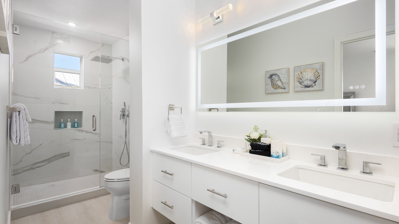 Photo of Bathroom in Venetian Road Settlement