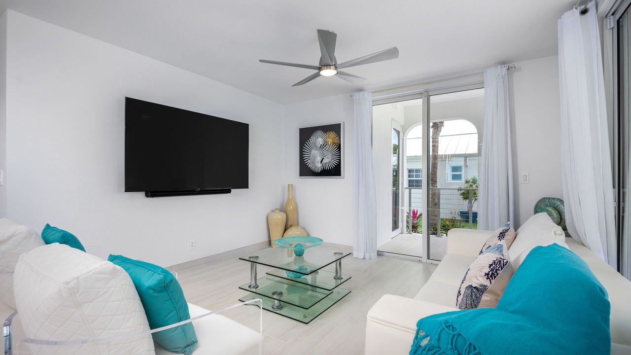 Photo of Livingroom in Venetian Road Settlement
