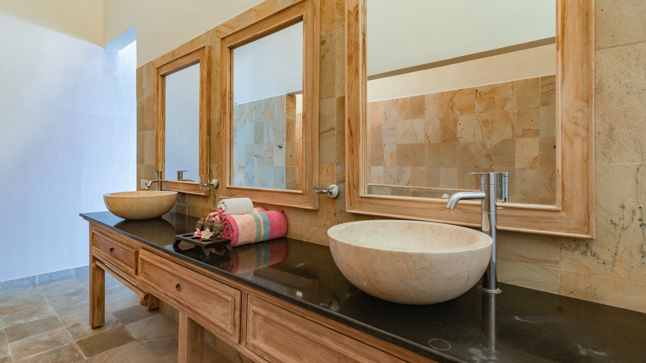 Photo of Bathroom in Bukti