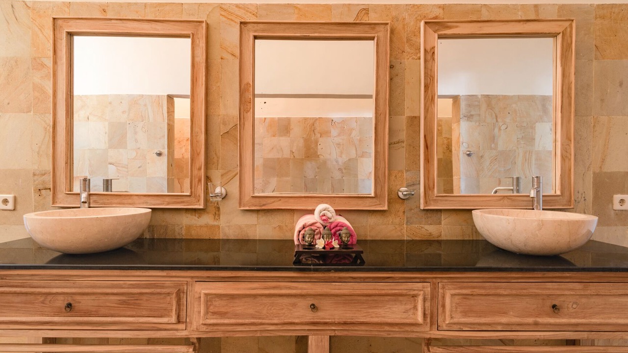 Photo of Bathroom in Bukti