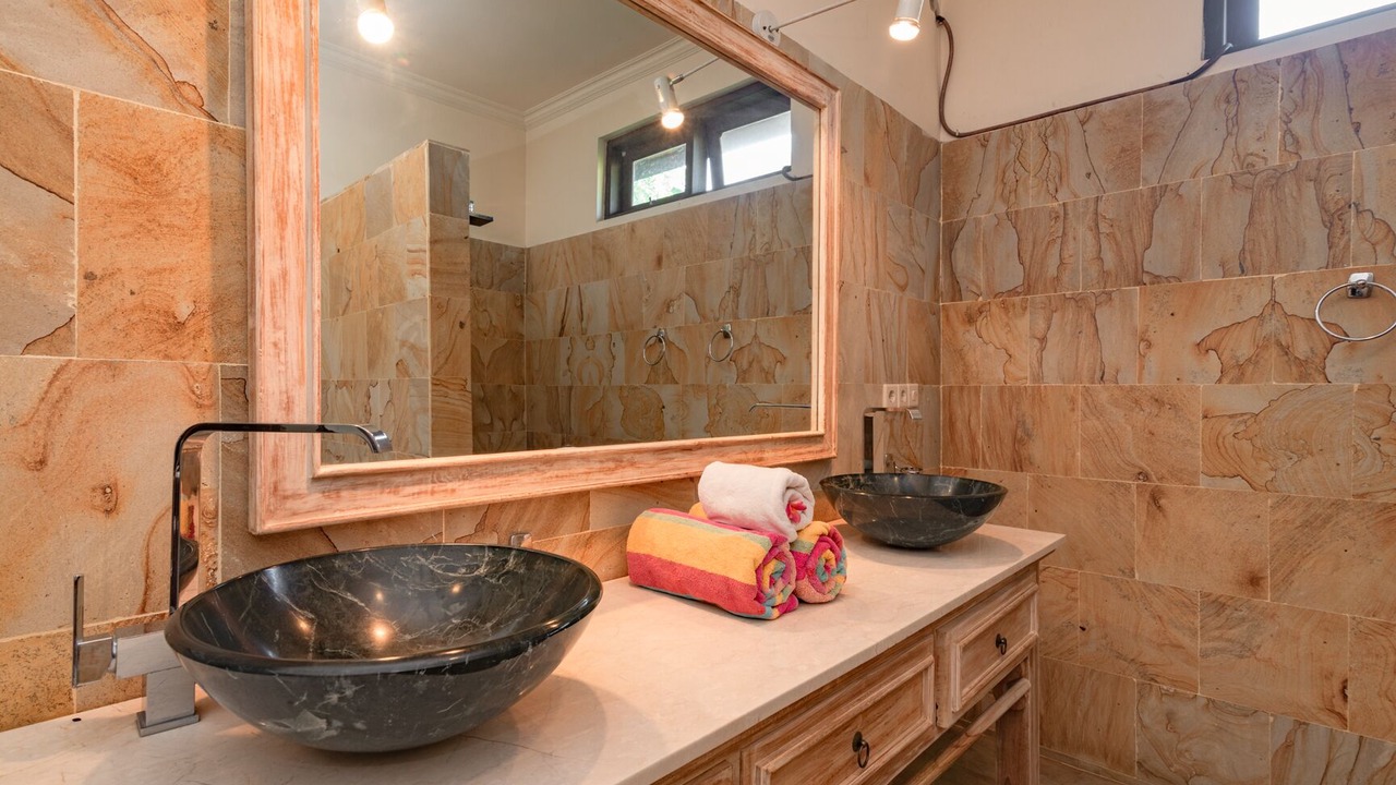 Photo of Bathroom in Bukti