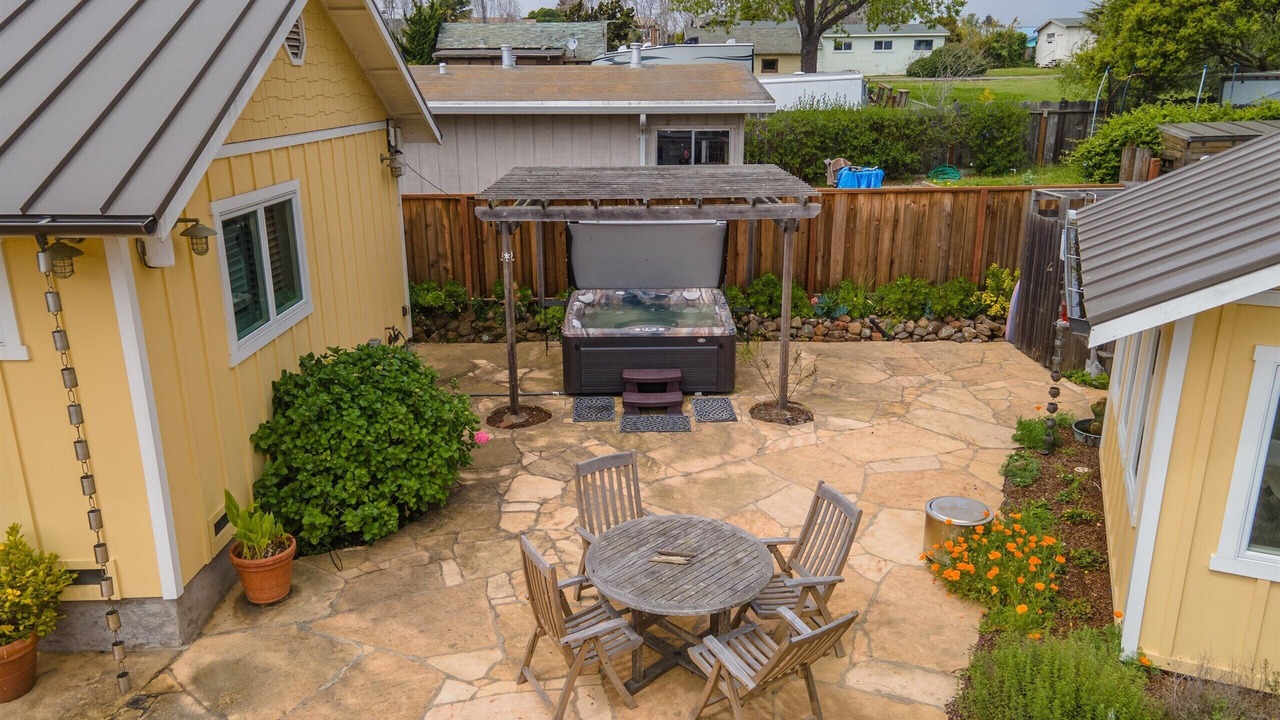 Photo of Outdoor in Eastside Santa Cruz